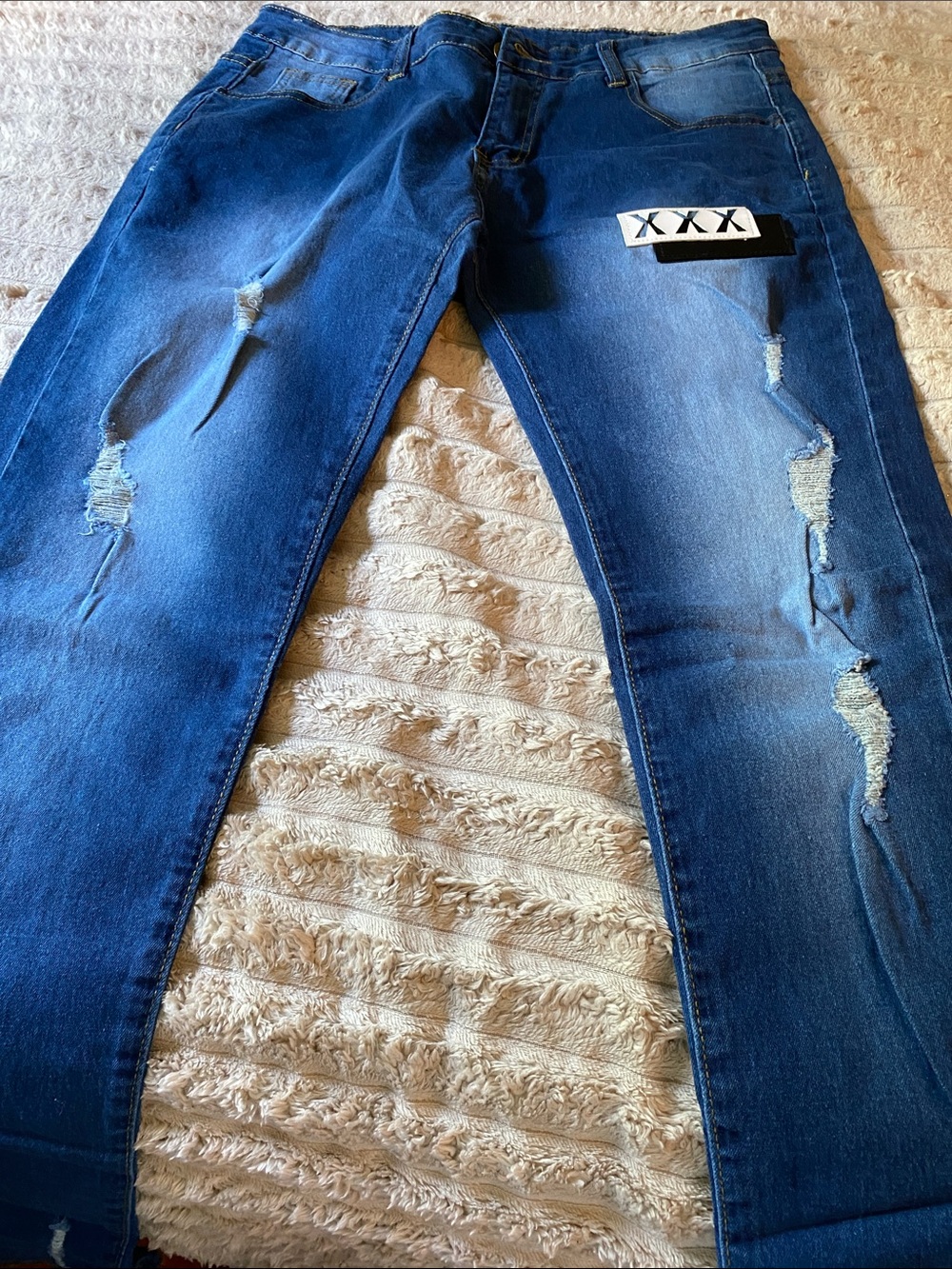 NWOT, Women Skinny Jeans with XXX Graphic Patches Skinny legs
